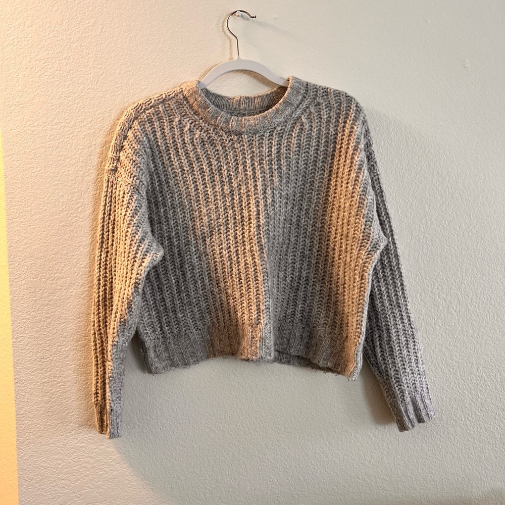 American Eagle Outfitters Gray Crew Neck Sweater